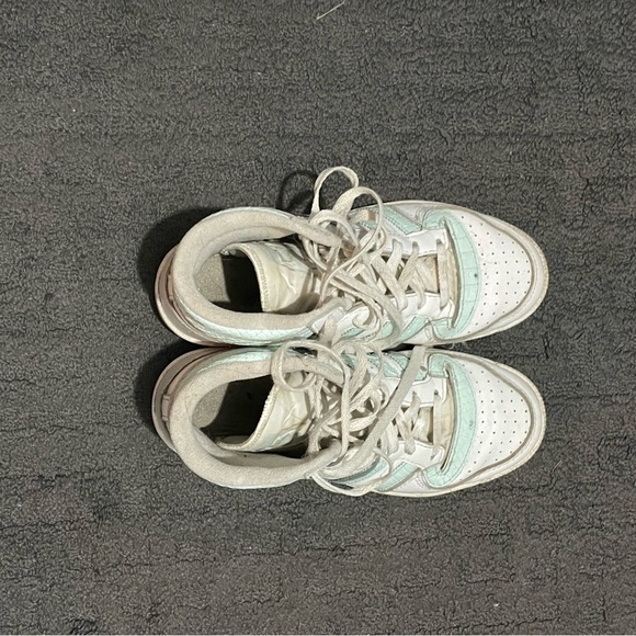 Adidas sneakers - Picture 2 of 3